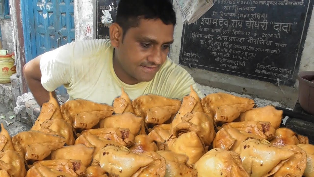 The Man is so fast (Snacks King) | We Love the Street Food of Varanasi India