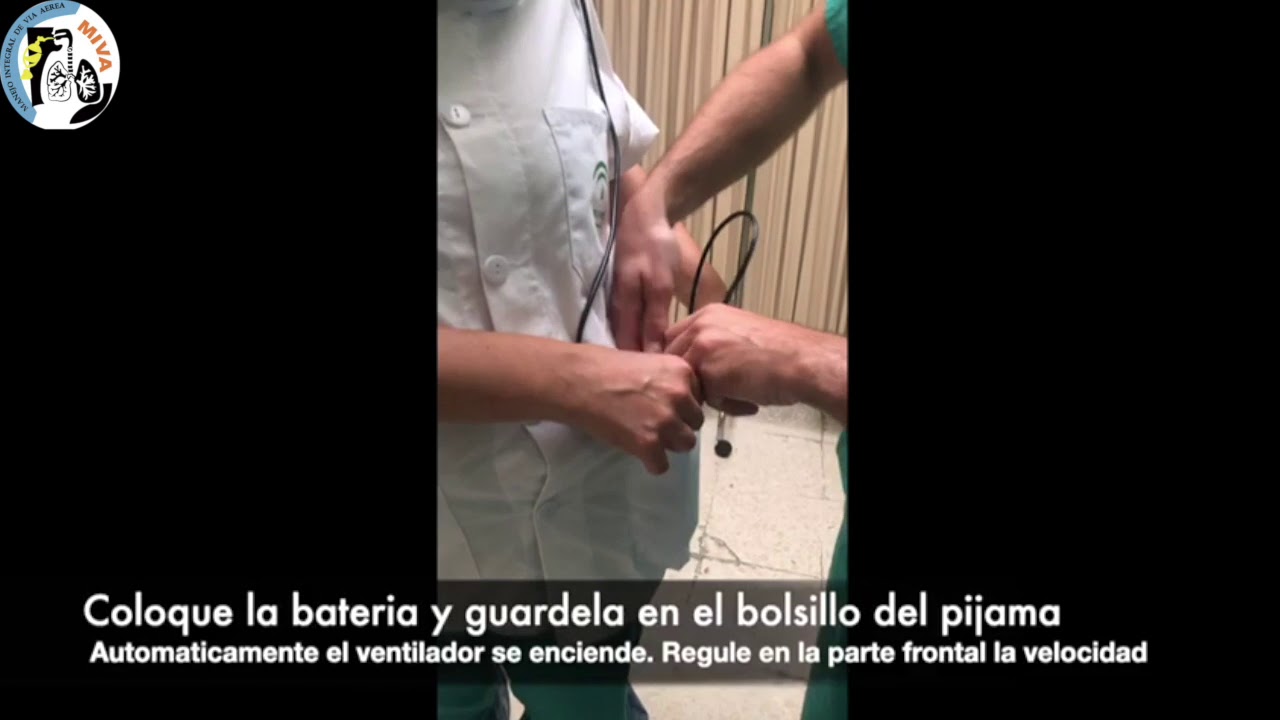 Colocación del Equipo de Protección Individual con capucha ventilada tipo  