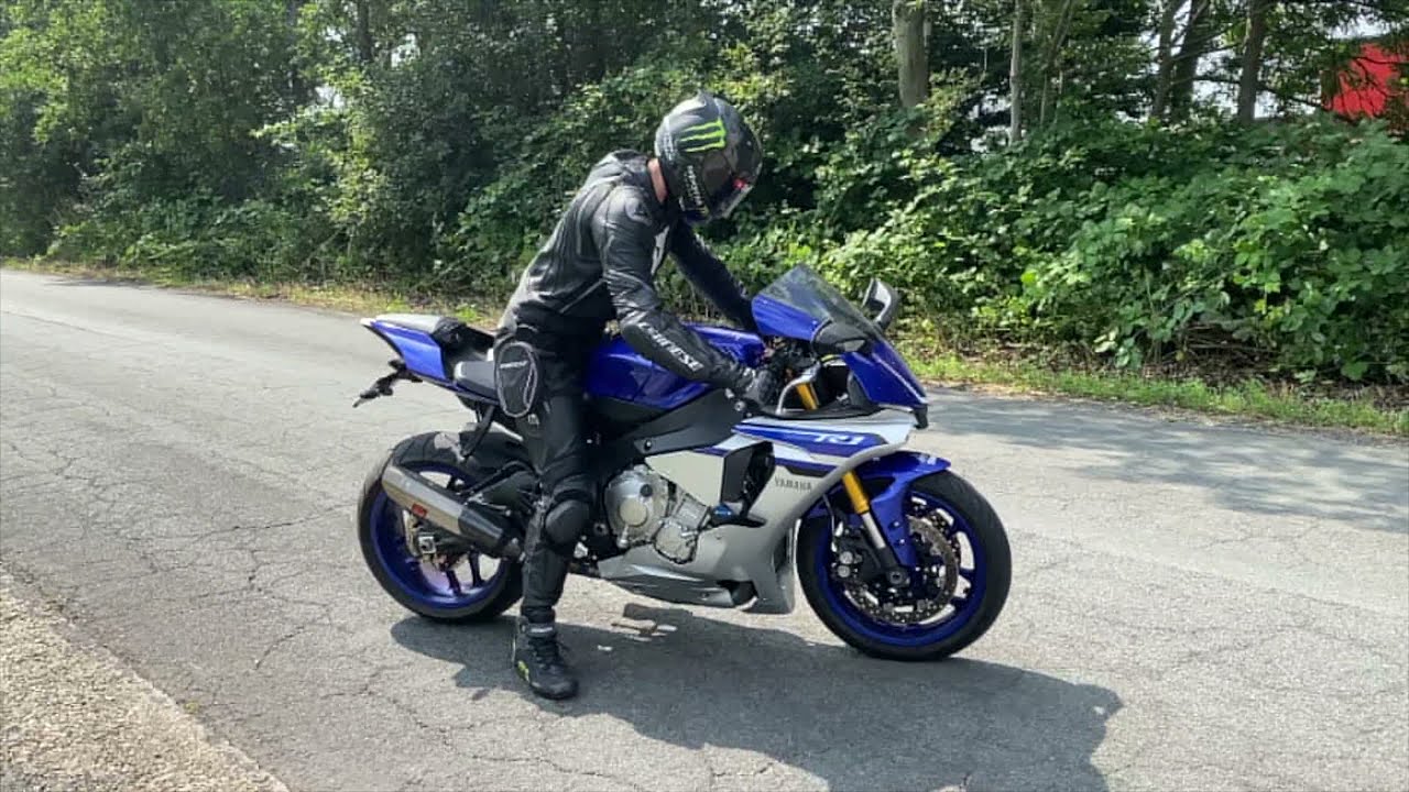 YAMAHA YZF - R1 2016 Akrapovic Exhaustsound Full System  / Flames / Fly by's