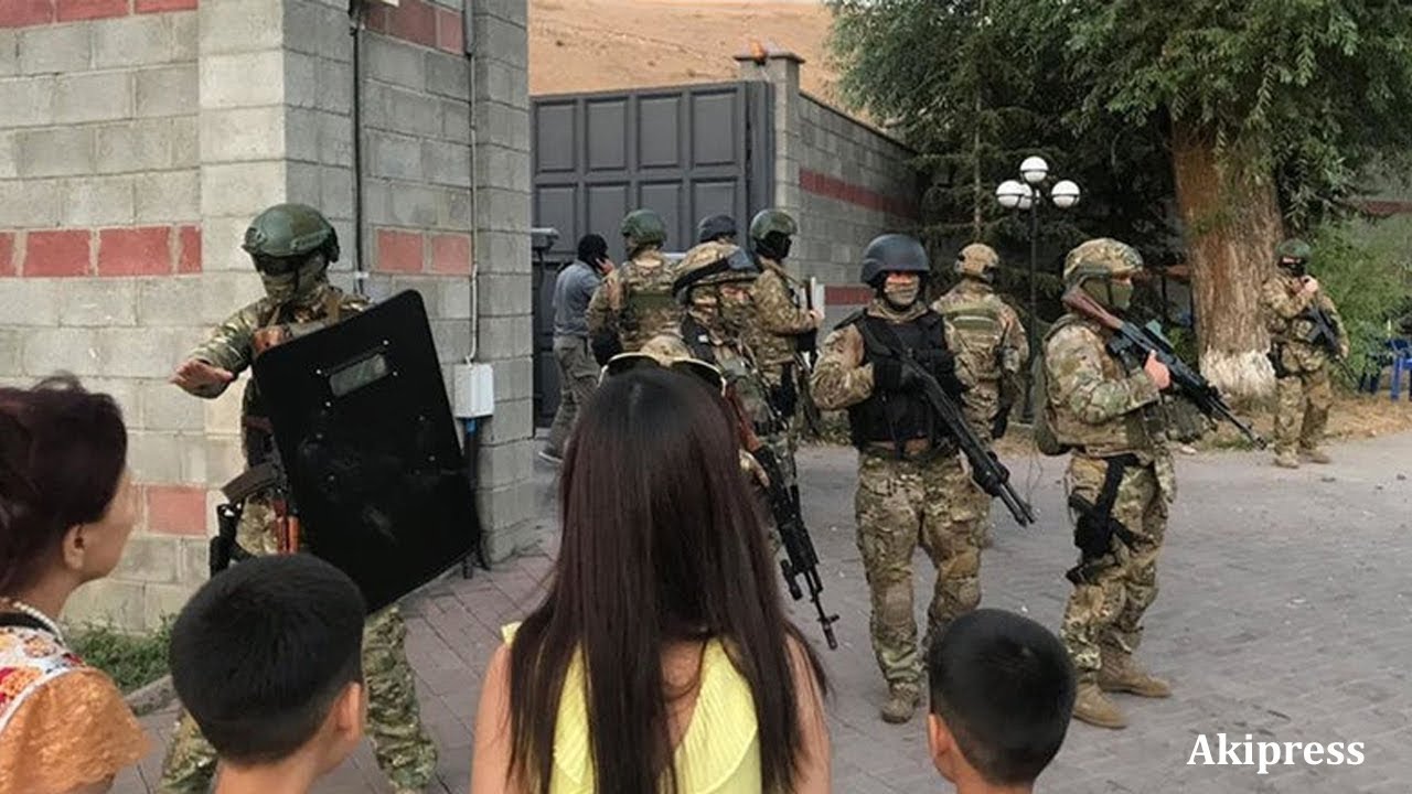 Xüsusi təyinatlılar keçmiş prezidentə hücum etdilər