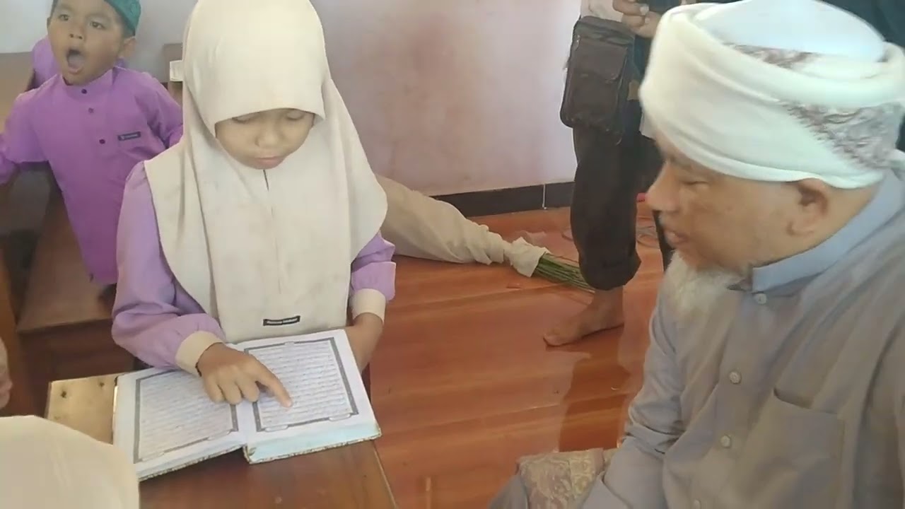 Ikram Spontan ( Semak Bacaan ) dgn YM TG Dato Maulana Wan Helmy di Madrasah kita di Cambodia 4/2/26