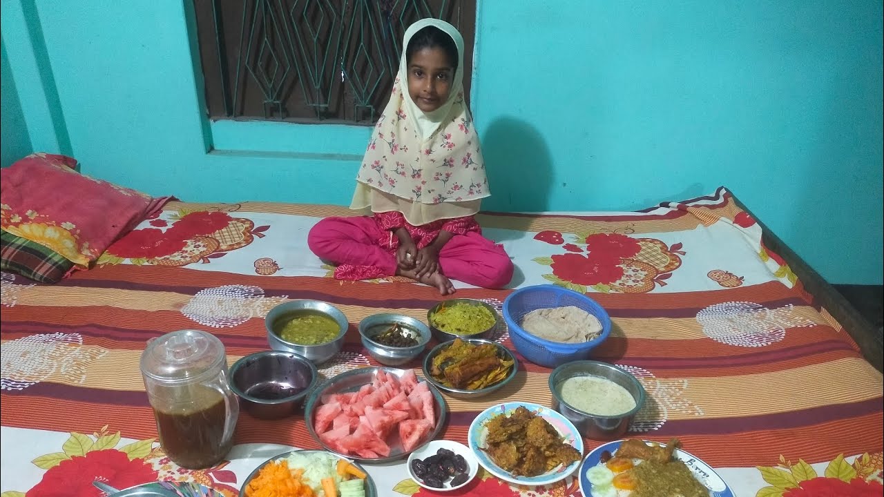 আলহামদুলিল্লাহ আম্মু আজ অনেক রকম ইফতারি রান্না করলো -- লাউয়ের পায়েস, বেগুনি,পেঁয়াজু,ছোলাভুনা,,,,,,,,
