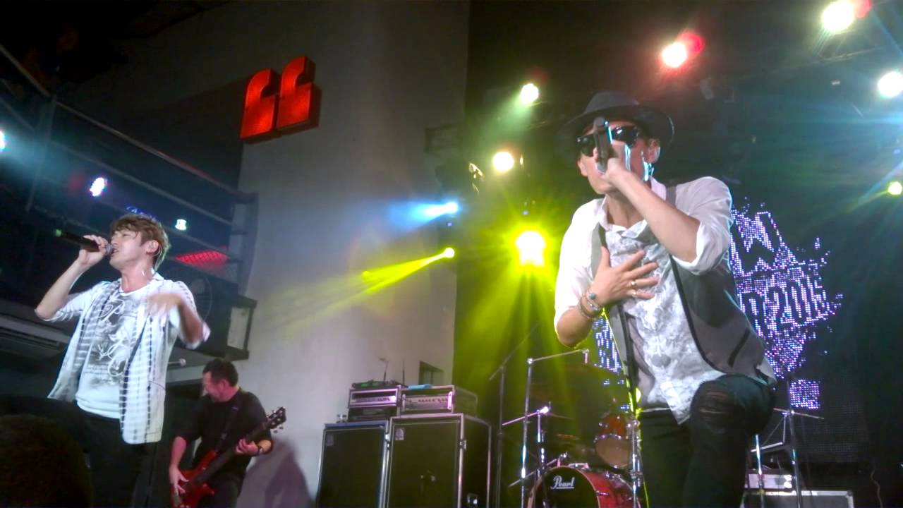 Flow - Colors (Flow World Tour 2015 Live in Salvador)