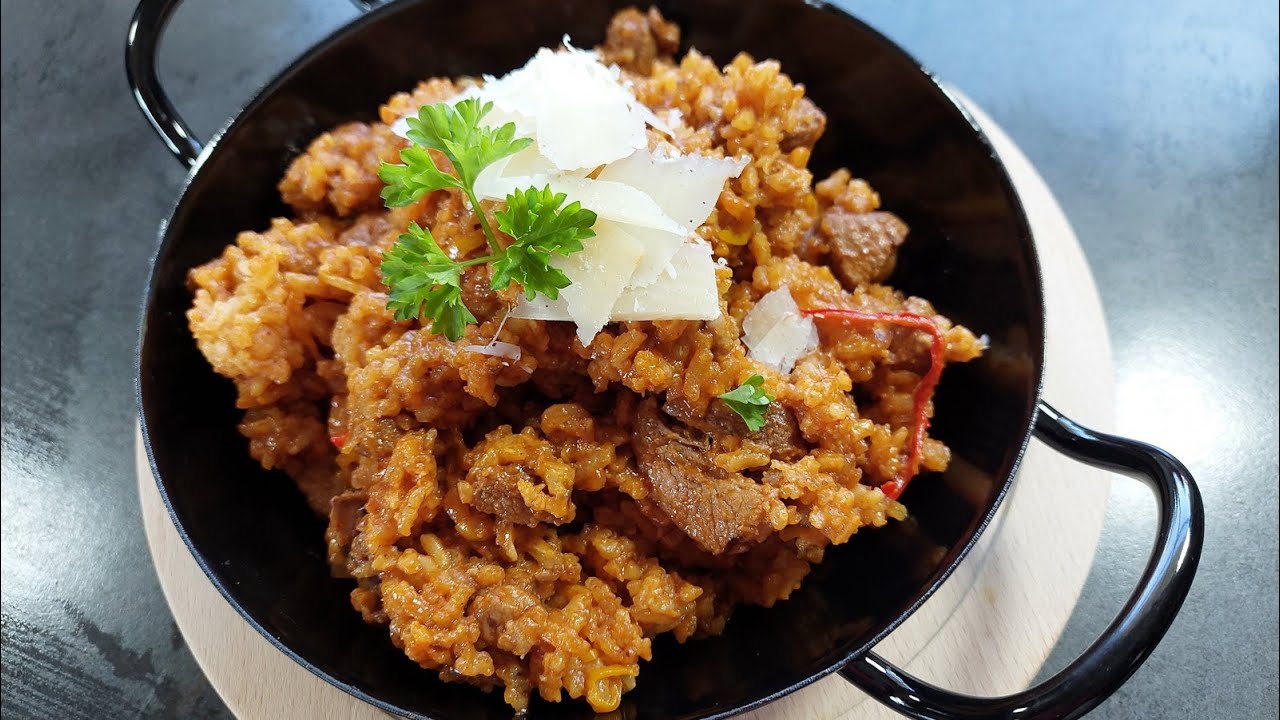 Ungarisches Reisfleisch klassisch ein Rezept aus der Kaiserzeit. Scharf und pikant. # 103