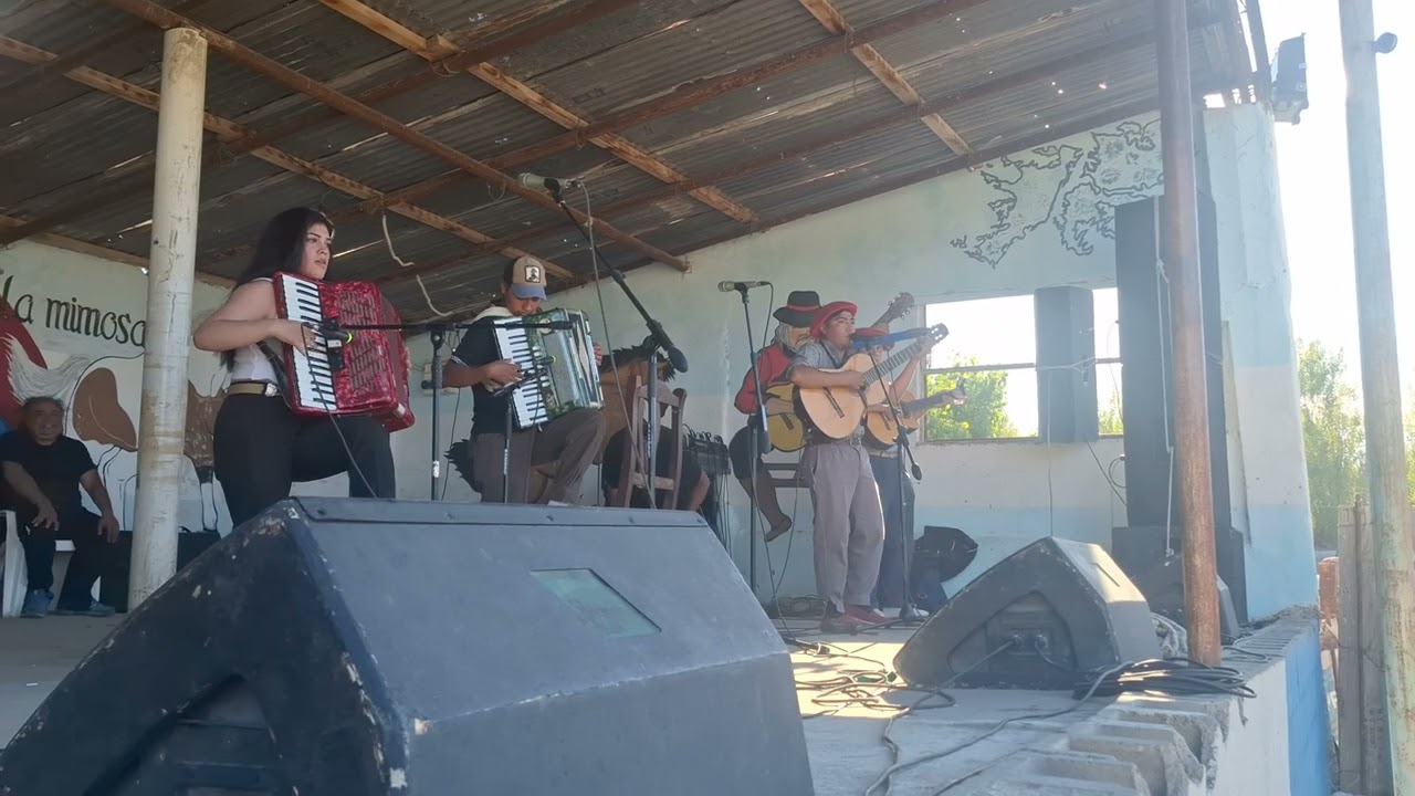 Rocio Aldana y Su Acordeón.. compartiendo esenario cn amigos de las Heras chubut