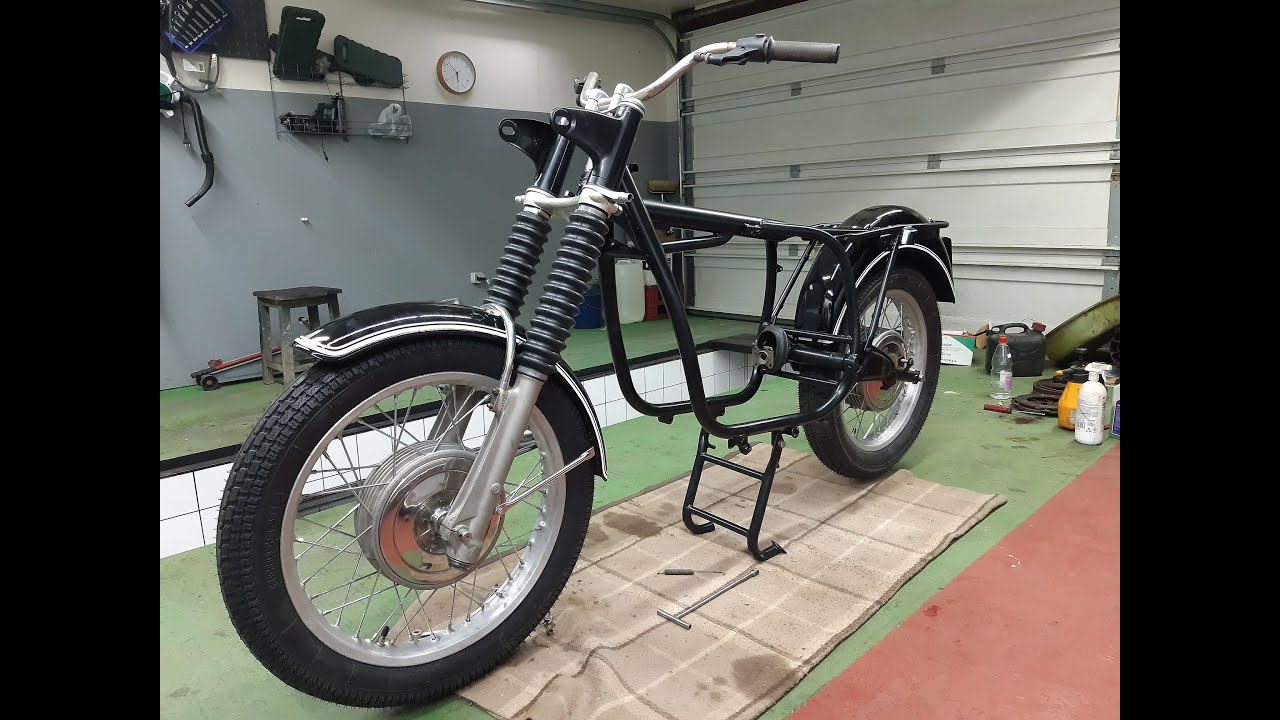 BMW R60/5 resurrection (Part 4) - Putting the bike on wheels