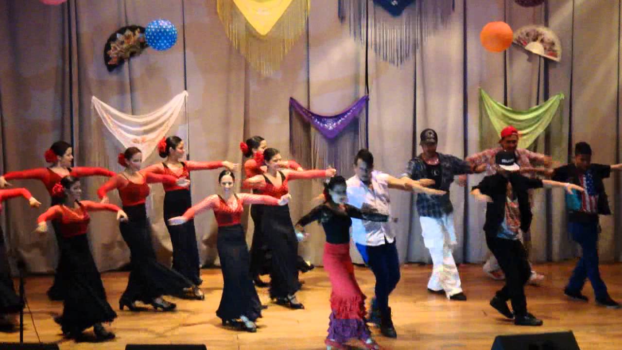 Bailando (Escuela de Flamenco Andalucia, Lara Music Dance, Proyecto Inside y LiboDance)