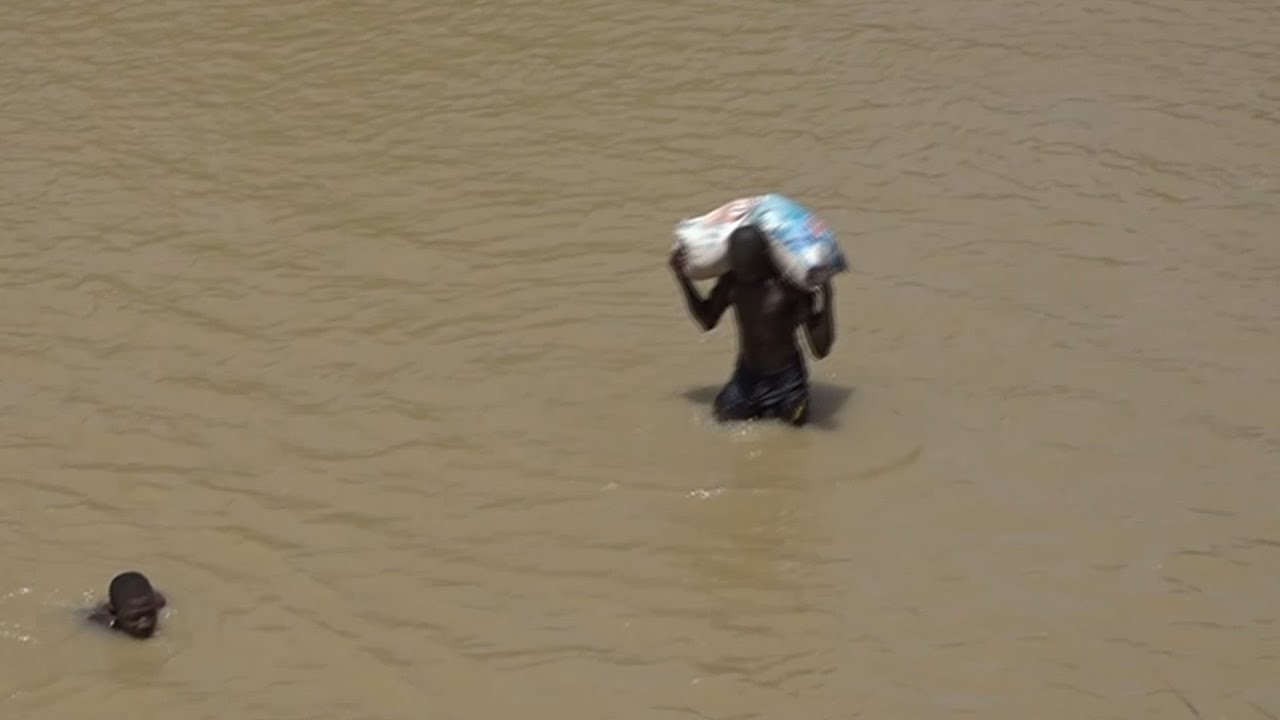 LE CAMEROUN, COMME IL VA... GAROUA : IMMERSION DANS LE MÉTIER ÉPROUVANT DES CARRIÈRES DE SABLE - ETV