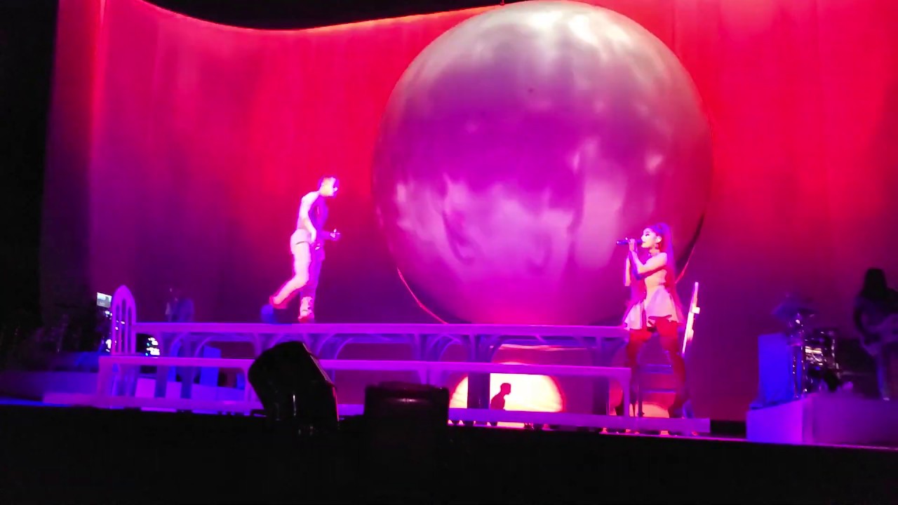 ARIANA GRANDE - BREAK UP WITH YOUR GIRLFRIEND I'M BORED- LIVE SWEETENER WORLD TOUR ATLANTA 11/19