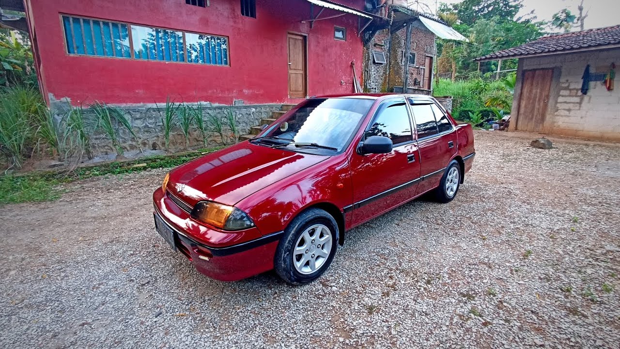 Dijual mobil bekas Suzuki Esteem Glowing Murah Meriah