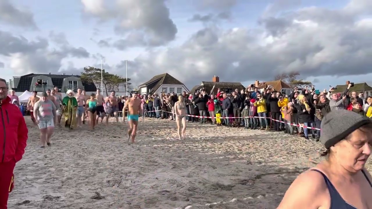 Das traditionelle Anbaden 2023 im Ostseebad Dahme