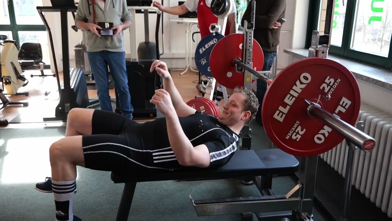 Kraftdreikampf - ein Training für die Special Olympics World Games in Berlin