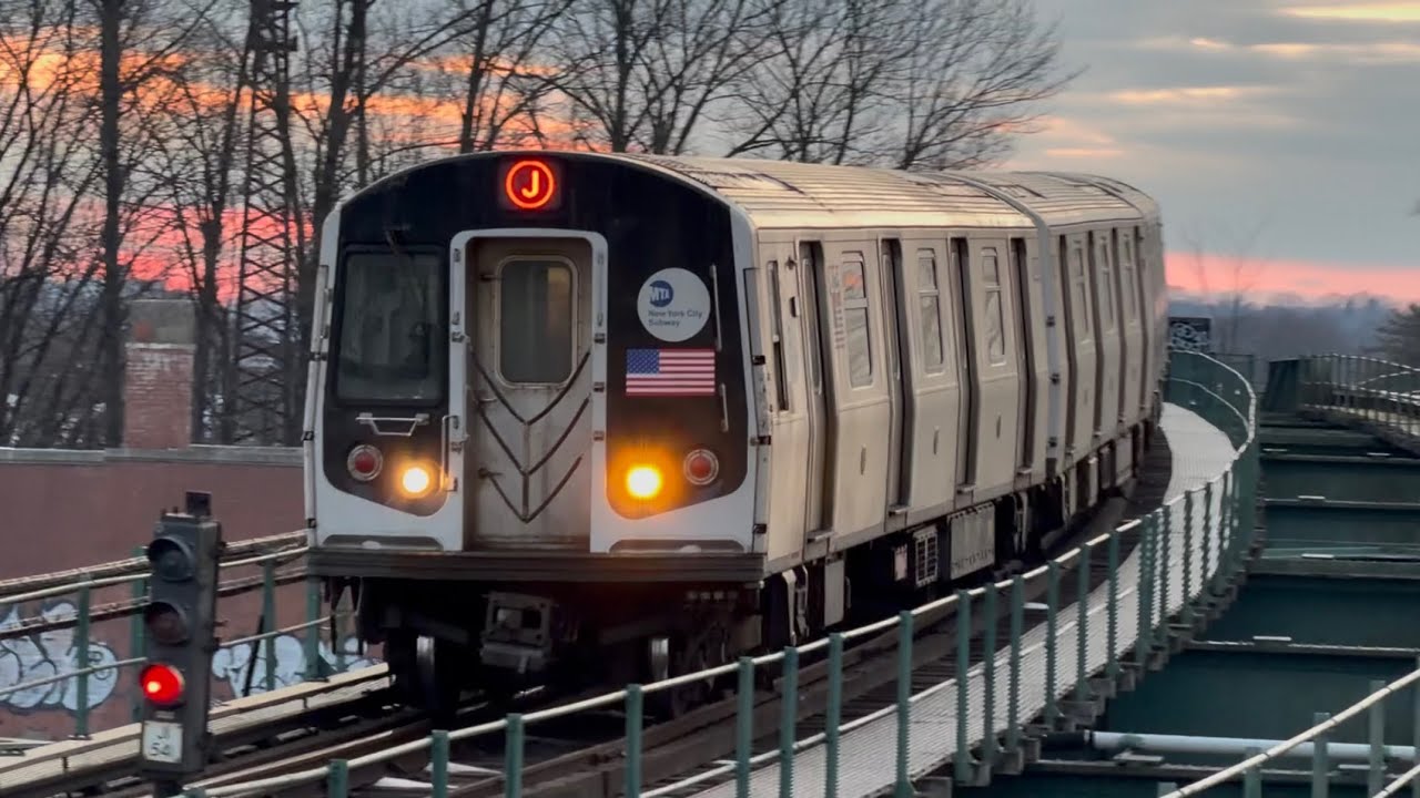 R143 and R160 J Trains at 104 St