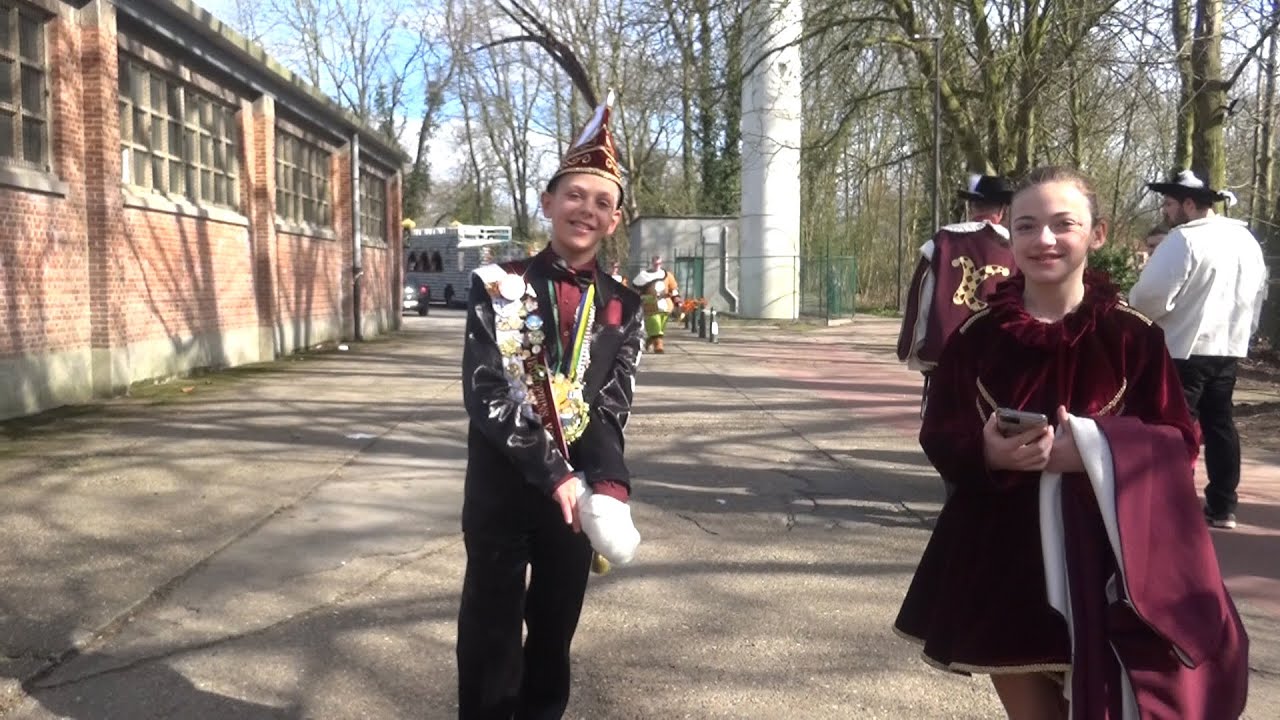 de volledige carnavalstoet van Mortsel ( prov.antw ) op 9 Maart 2024