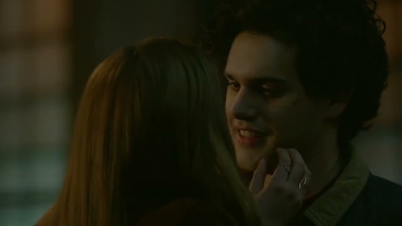 Hope and Landon All Kiss Scenes