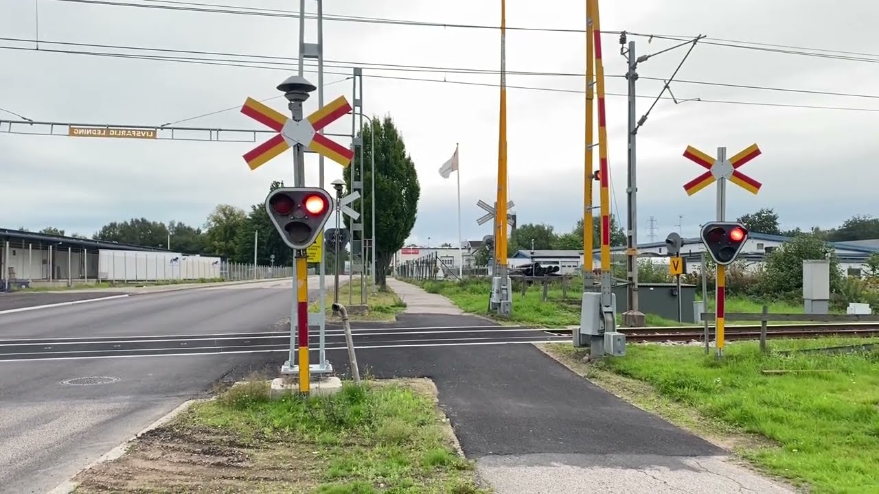 Järnvägsövergång Alvesta (Blädingevägen) / Swedish railroad crossing