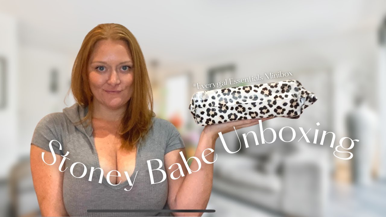 Stoney Babe Everygal Essentials Minibox Unboxing ~ $20 Girly Stoner Accessories