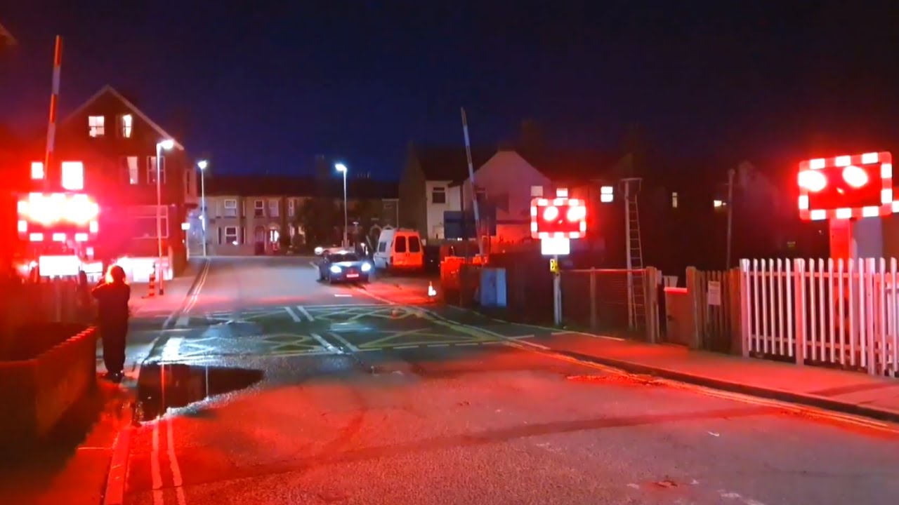 Oulton Broad Gravel Pit Level Crossing, Suffolk