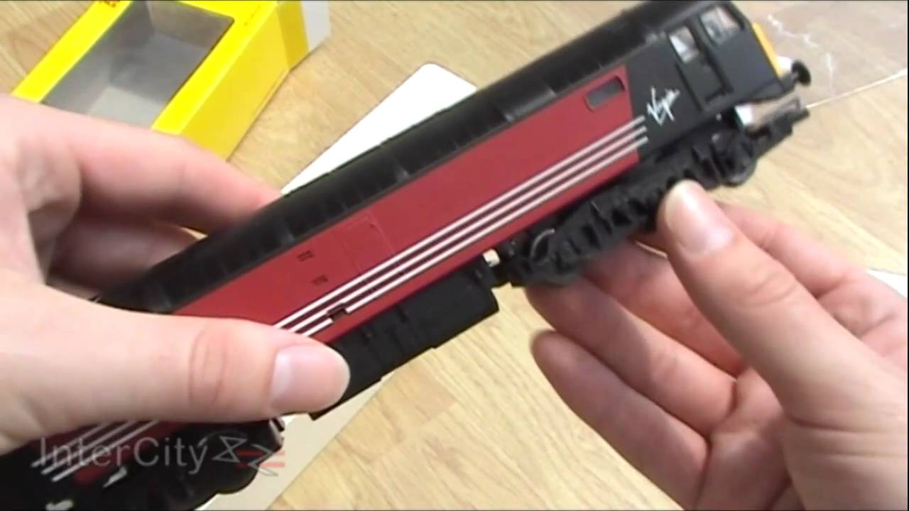 Opening the Hornby Railroad Class 47