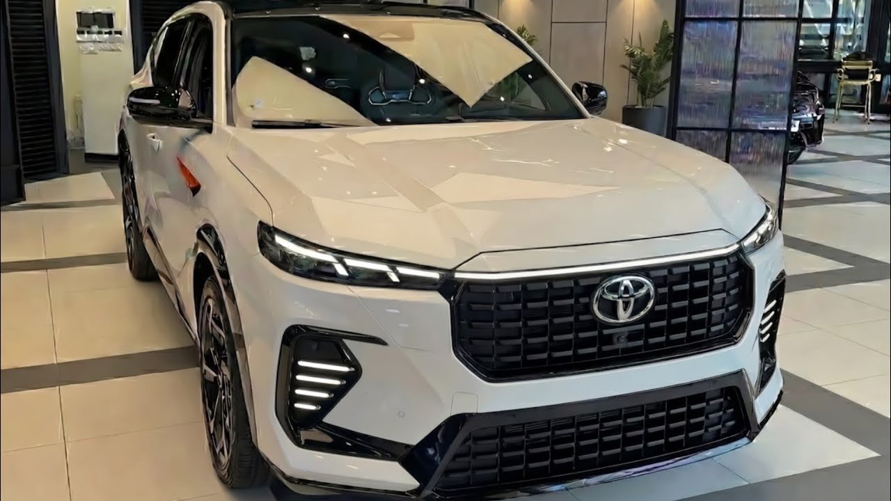 Nowa Toyota Corolla Cross 2026 Pełna Recenzja Nowego SUVa Toyota Design Wnętrze i Hybryda 🚗