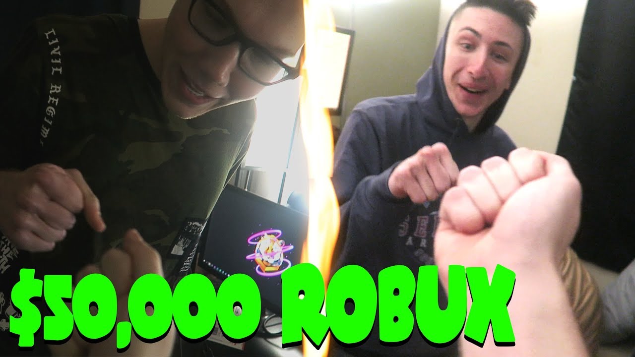 SURPRISING ROOMMATES WITH 50,000 ROBUX!! *FREAKOUT*