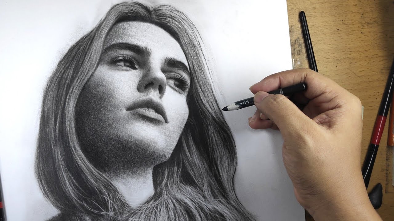 Techniques Using Charcoal Pencils to Draw Beautiful Portraits
