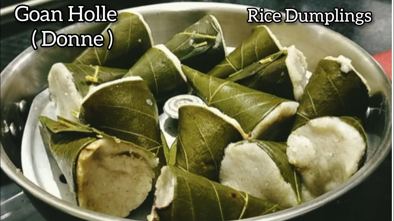 Goan Traditional Holle (Donne ) | Rice Dumplings Coconut & Jaggery Sweet Recipe | #fernscooking 