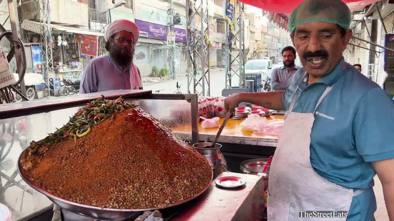 SPICY CHOLAY EVER🥵! | RAWALPINDI FAMOUS NASIR FRY CHANAY 😍 | 2024 OCT Trending Street Food Pakistan