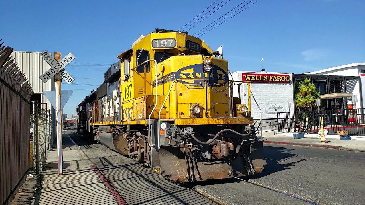 [HD] BNSF Y-LAC1121 Malabar Job in Vernon - Santa Fe, P3 Horn, and Street Running!
