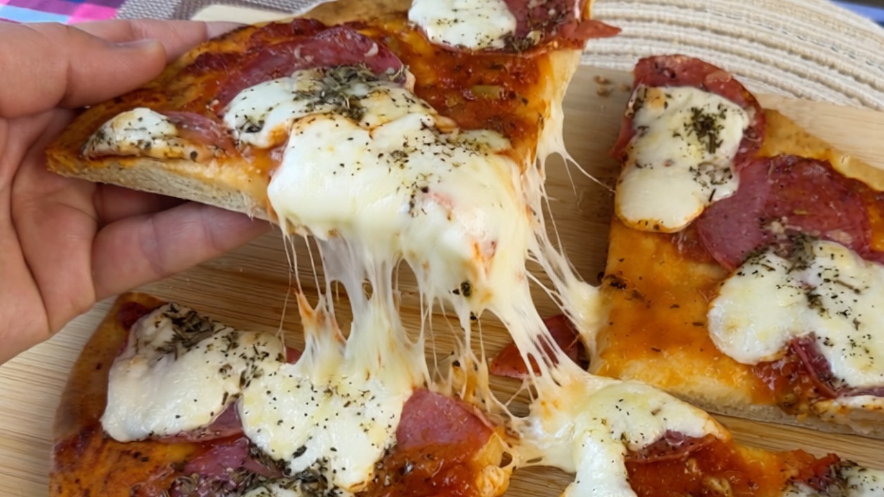 20-Minute Pizza from Scratch 🍕 No Yeast, No Waiting — Faster Than Delivery!