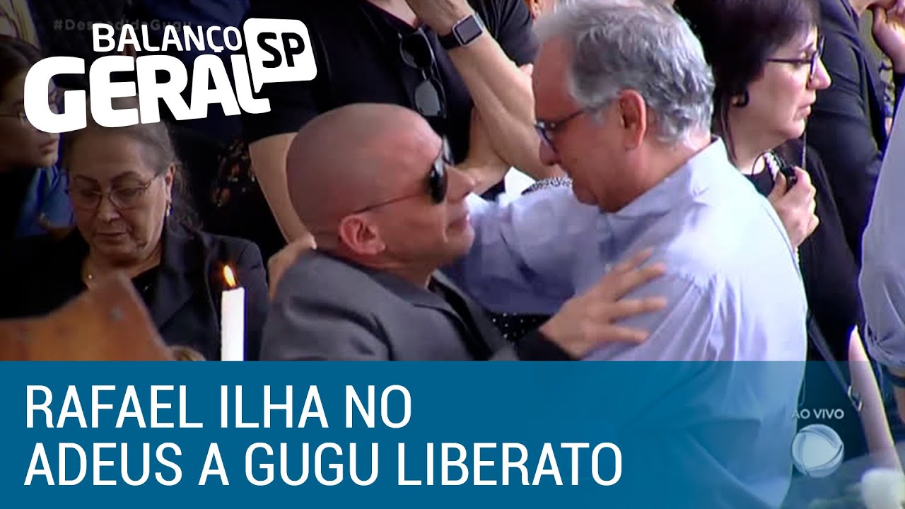 Rafael Ilha se emociona na chegada ao velório de Gugu