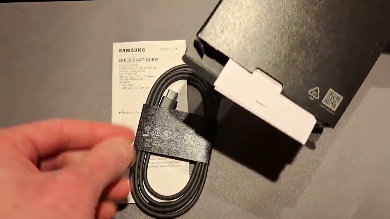 Unboxing on Samsung Galaxy S24FE