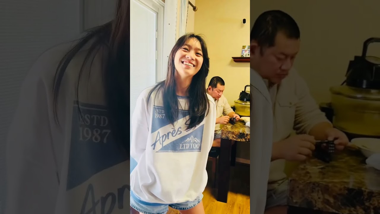 မီးတုန်ကို အကြပ်ကိုင်နေတာ သူ့ကိုစနေမှန်းမသိဘူးသူစိတ်တွေညစ်နေတာ😂😂😂😂