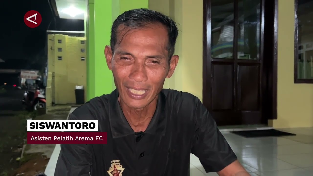Asisten pelatih Arema FC Kuncoro tutup usia usai bermain sepak bola