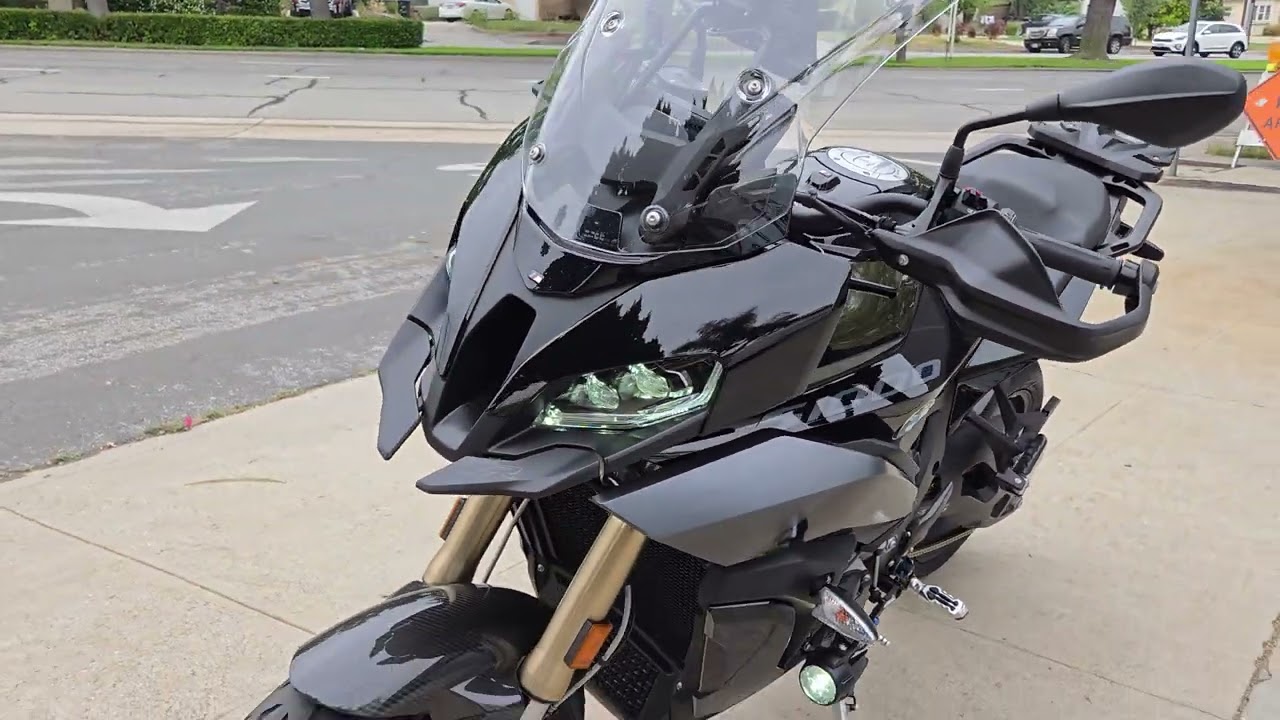 2022 BMW S 1000 XR TRIPLE BLACK