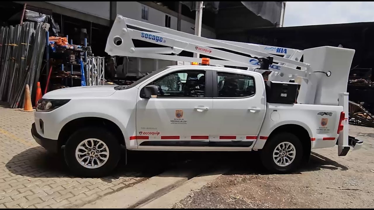 Grúa Canasta en camioneta 4x4