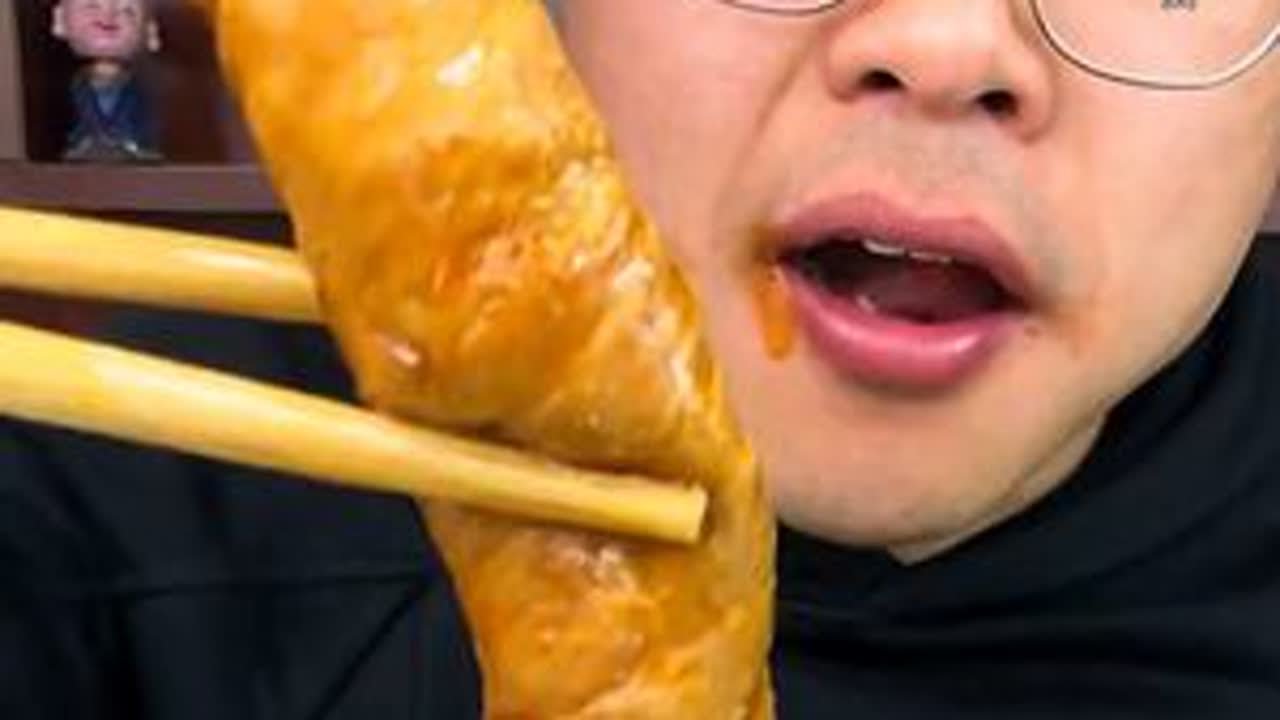 孜然炒肉夹馍 自制红油爆辣米线，这一顿吃完必须睡一觉#美食吃播#无美颜#孙鹤#美食分享