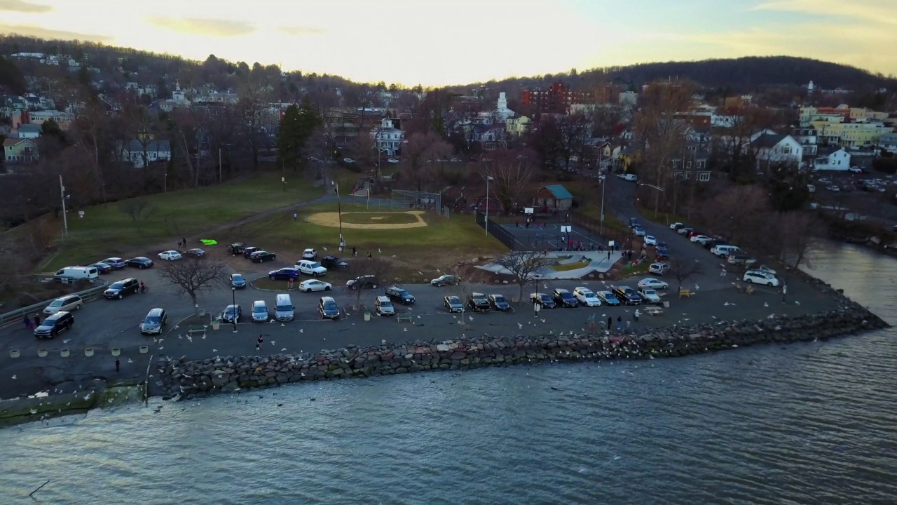 Flying Films NY - Memorial Park Dronie. Nyack, NY