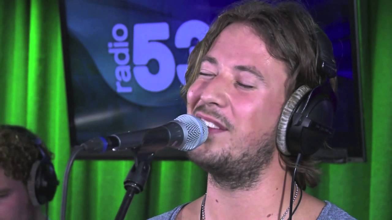 Van Huys Uit - Dit Moet Wel Liefde Zijn (cover Ed Sheeran - live @Radio538)
