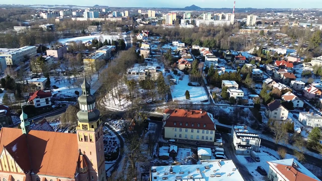 Wodzisław Śląski z drona w zimowej scenerii - Rynek i centrum miasta