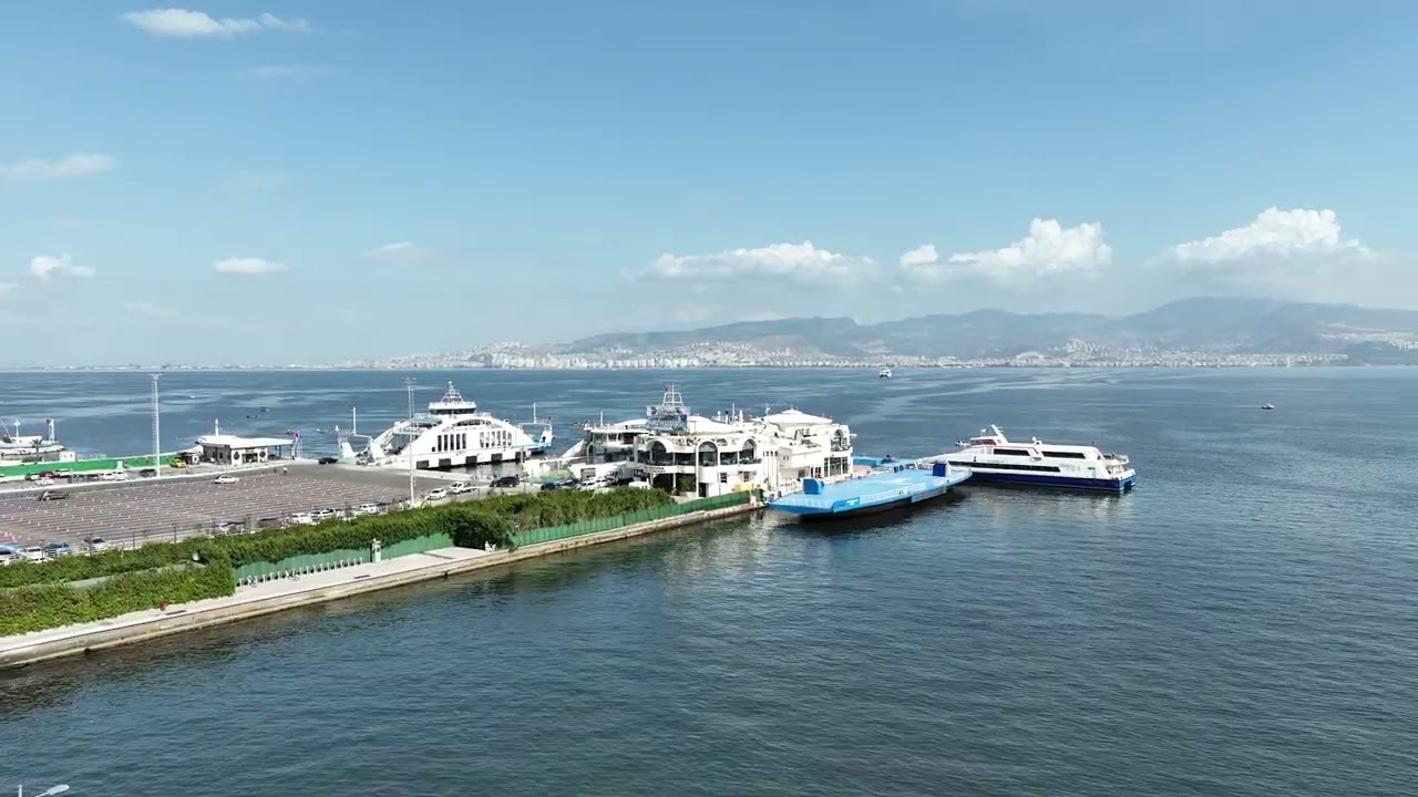 İZMİR ÜÇKUYULAR Feribot İskelesi ve Sahil Drone Manzarası