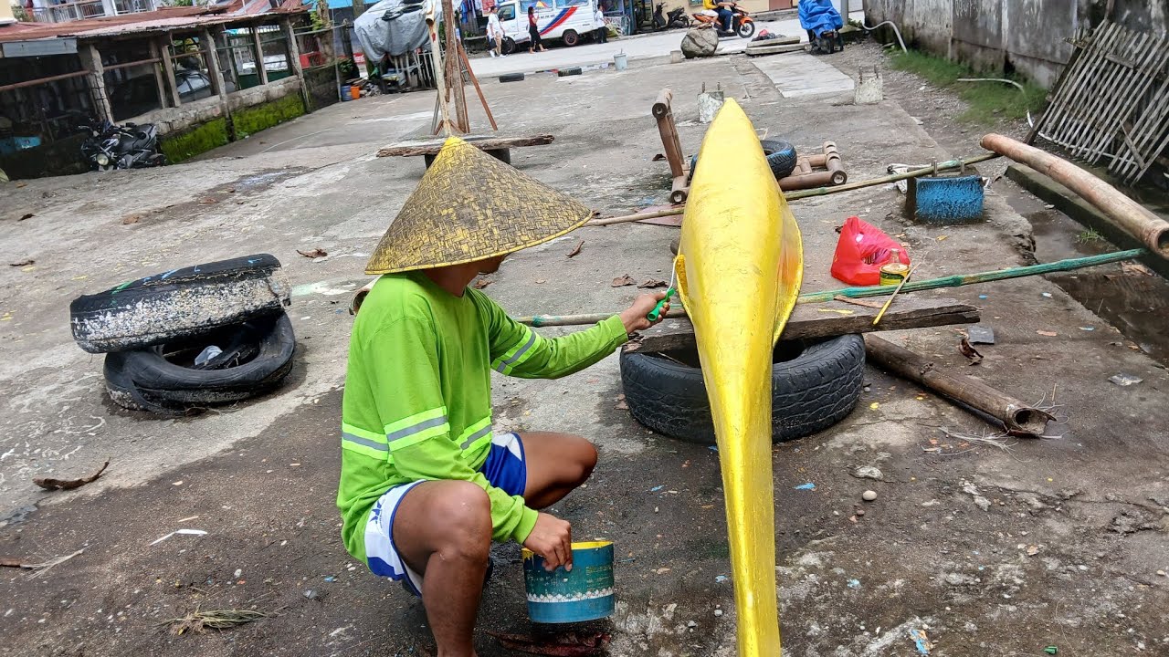INAYOS ANG BANGKA PINALITAN NANG PINTURA PARA MAKALAOT KAAGAD 