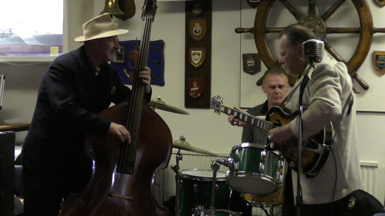 HOUSEROCKERS (Rob Glazebrook) Night Train CRAWDAD HOLE, ROYAL NAVAL CLUB SOUTHEND