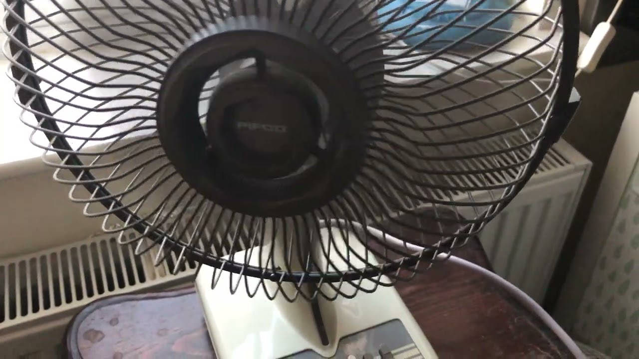 Using the 1985 / 1986 Pifco 1060 9” desk fan after doing exercise + turning it off 