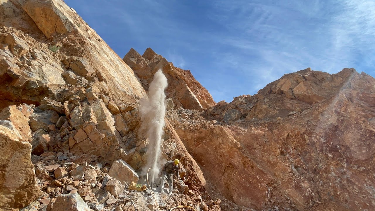 Incredible Work By Quarry Rock Jaw Crusher Machine: Big Rock Crusher.#stonecrusher 