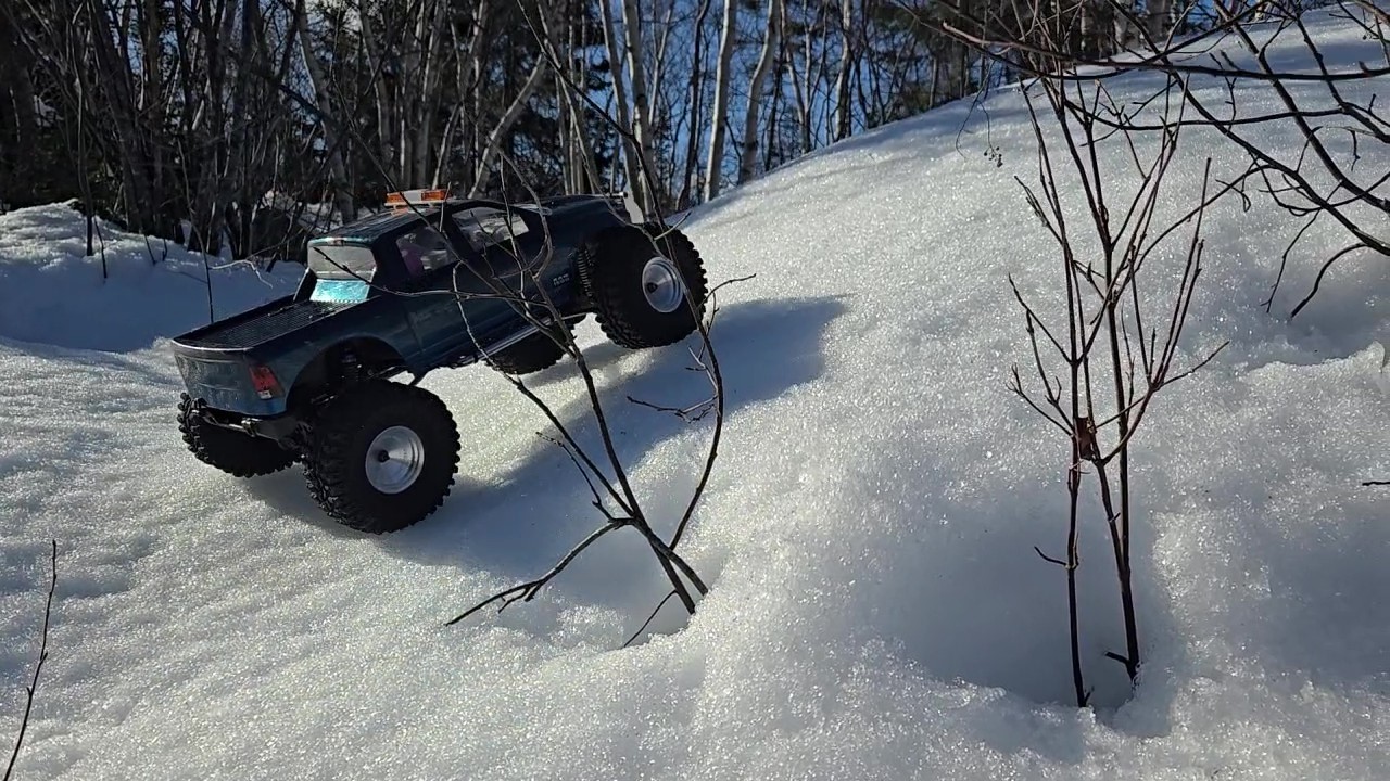 Dodge Ram 1500HD Wroncho. 2 feet above ground, on Snow. Come On Summer.. #axial #winter #4x4