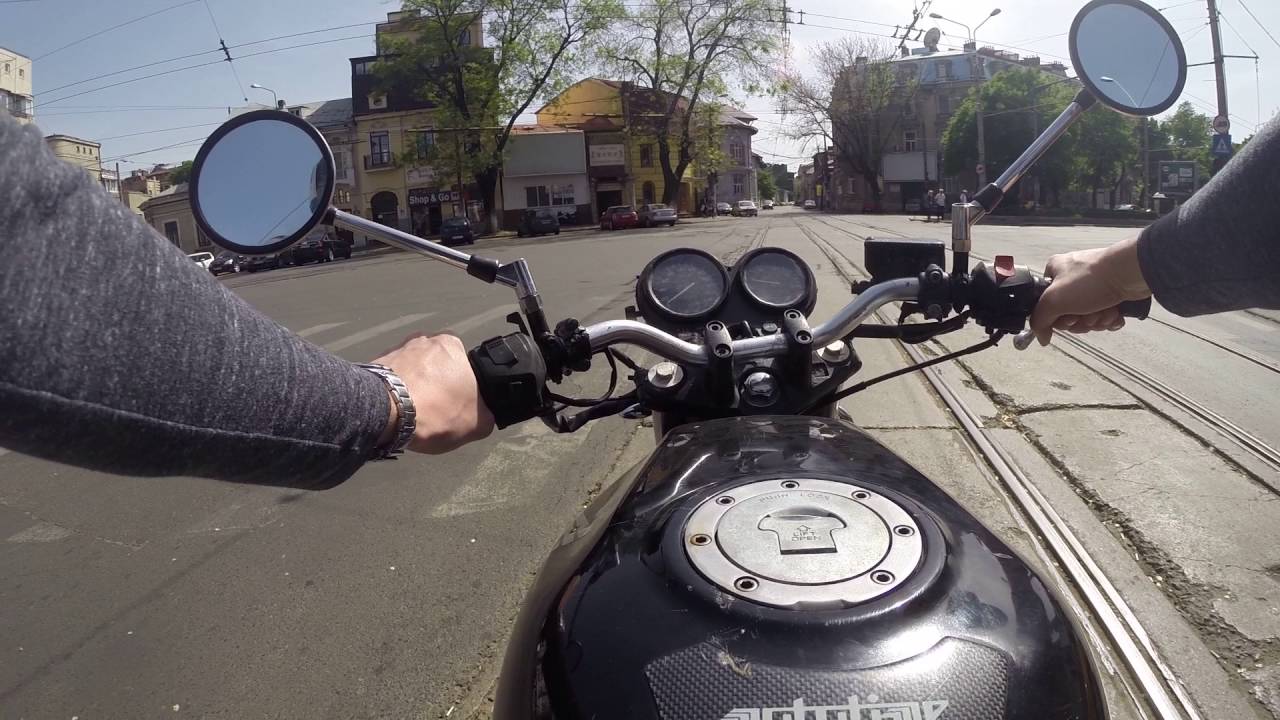 Plimbare cu motorul prin Bucuresti