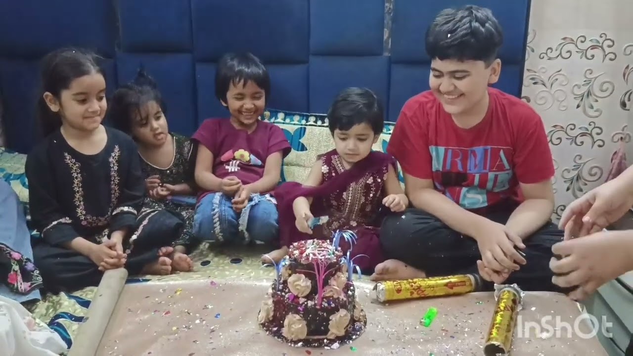 800 subscriber's celebration+Rida ne kiya sbka welcome+cousin's ne milke khele games🎉🎉#video#youtube