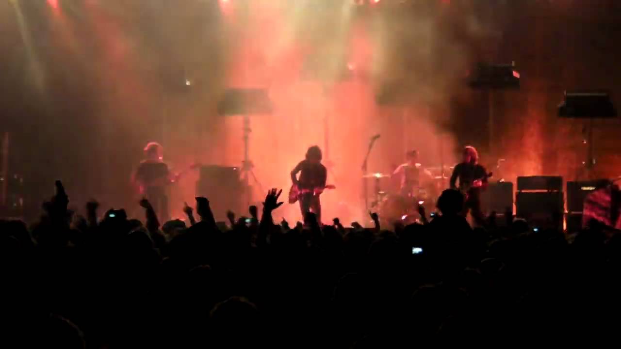 Arctic Monkeys - This House is a Circus Live (Rock for People/Czech Republic) 2009