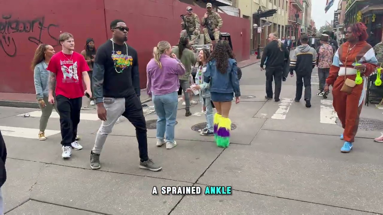 Lundi Gras on Bourbon Street in New Orleans / Mardi Gras 2026